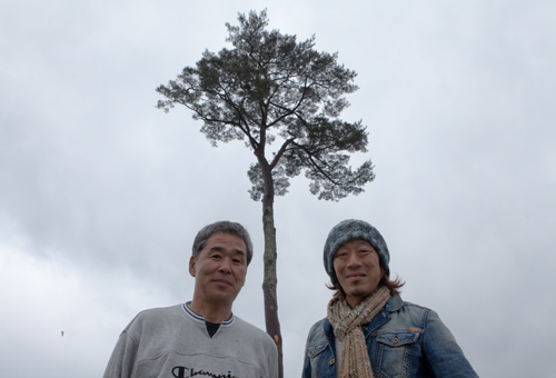 副会長の小山芳弘さんと柳生真吾さん