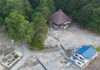 宮古市金浜地区　半壊した寺院